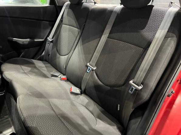 Kia Rio III Рестайлинг с пробегом 2016 года, цена 950 000 рублей, 125350 км, седан, Автокод Объявления