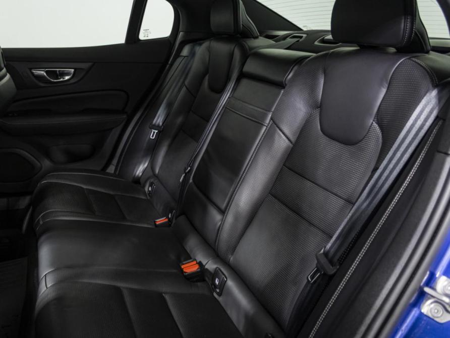 Volvo S60 III Москва  - изображение 16