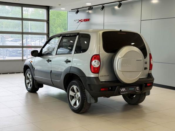 Chevrolet Niva I Рестайлинг с пробегом 2010 года, цена 437 000 рублей, 118146 км, внедорожник, Автокод Объявления