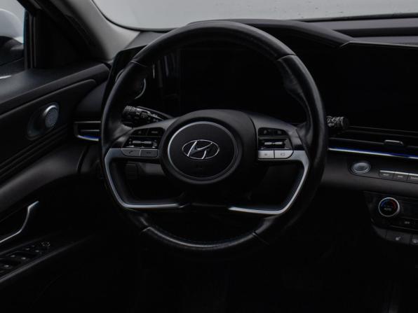 Hyundai Elantra VII (CN7) с пробегом 2021 года, цена 2 119 000 рублей, 72299 км, седан, Автокод Объявления