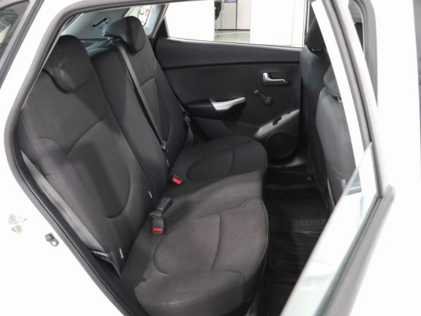 Kia Rio III с пробегом 2014 года, цена 979 000 рублей, 100818 км, хэтчбек, Автокод Объявления