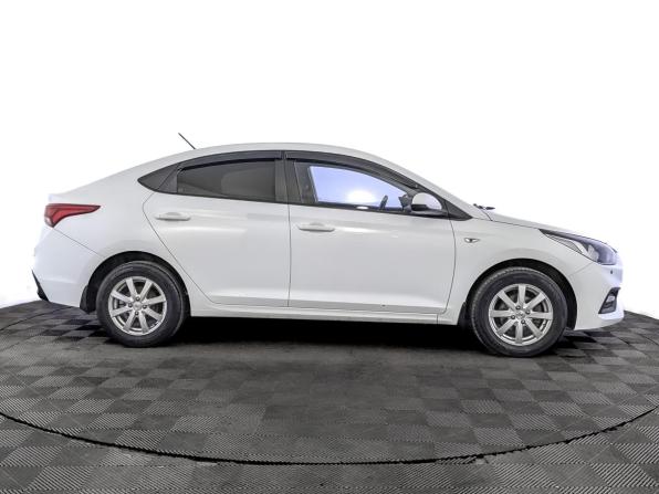 Hyundai Solaris II с пробегом 2017 года, цена 1 225 000 рублей, 123475 км, седан, Автокод Объявления