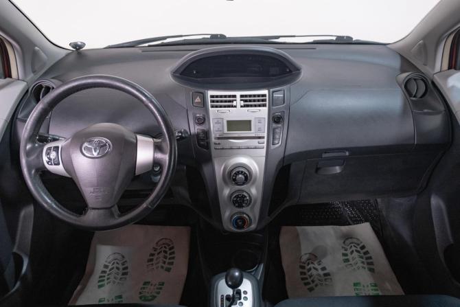 Toyota Yaris II с пробегом 2006 года, цена 529 000 рублей, 168000 км, хэтчбек, Автокод Объявления