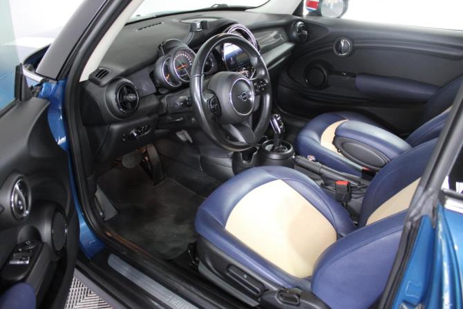 Mini Hatch III (F55/F56) Рестайлинг 2 с пробегом 2021 года, цена 2 249 000 рублей, 57265 км, хэтчбек, Автокод Объявления