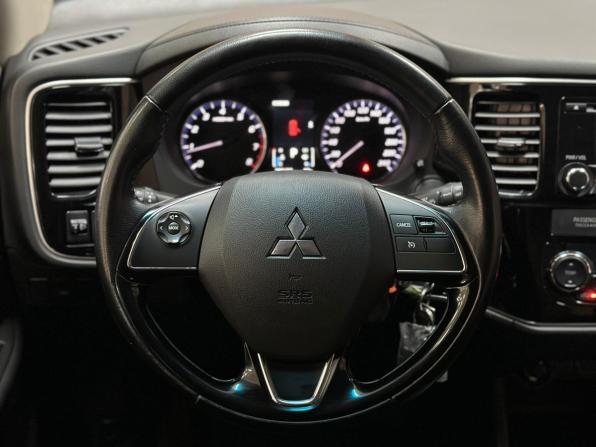 Mitsubishi Outlander III Рестайлинг 2 с пробегом 2015 года, цена 1 550 000 рублей, 202480 км, внедорожник, Автокод Объявления