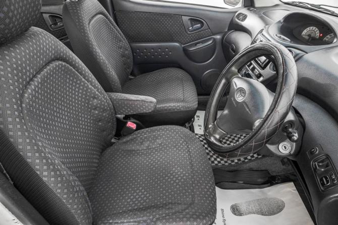 Toyota FunCargo с пробегом 2003 года, цена 329 000 рублей, 300000 км, компактвэн, Автокод Объявления