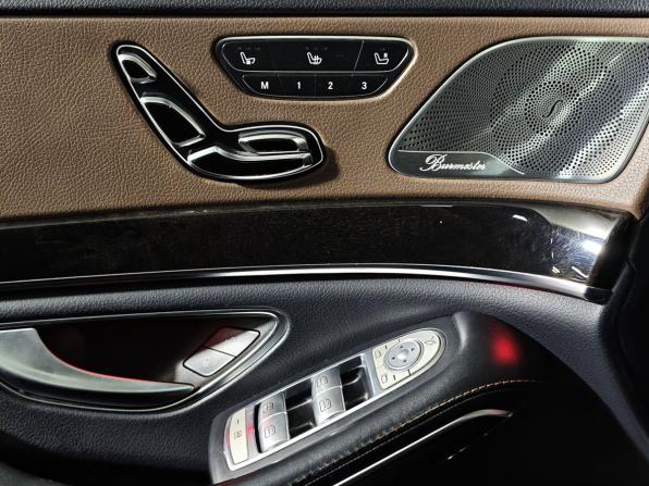 Mercedes-Benz Maybach S-Класс I (X222) Рестайлинг с пробегом 2017 года, цена 3 700 000 рублей, 298773 км, седан, Автокод Объявления