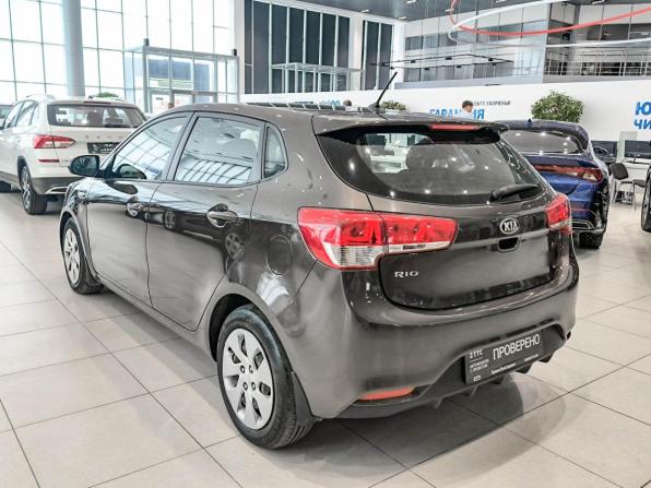 Kia Rio III Рестайлинг с пробегом 2015 года, цена 1 080 000 рублей, 98437 км, хэтчбек, Автокод Объявления