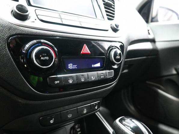 Hyundai Solaris II с пробегом 2019 года, цена 1 319 900 рублей, 199359 км, седан, Автокод Объявления