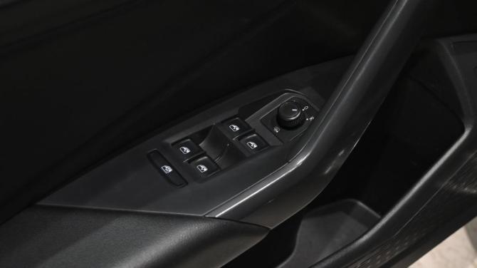 Volkswagen Jetta VII с пробегом 2020 года, цена 1 595 000 рублей, 83537 км, седан, Автокод Объявления