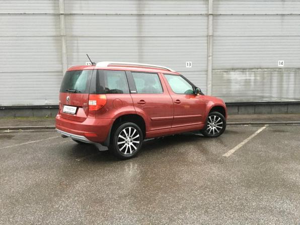 Skoda Yeti I Рестайлинг с пробегом 2017 года, цена 1 489 000 рублей, 61021 км, внедорожник, Автокод Объявления