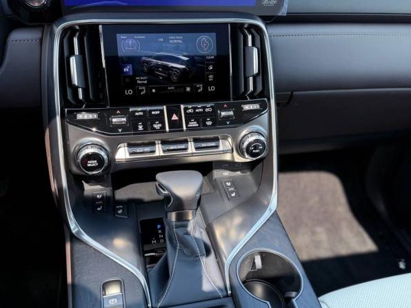 Новый Lexus LX IV 2026 года, цена 20 500 000 рублей, внедорожник, Автокод Объявления