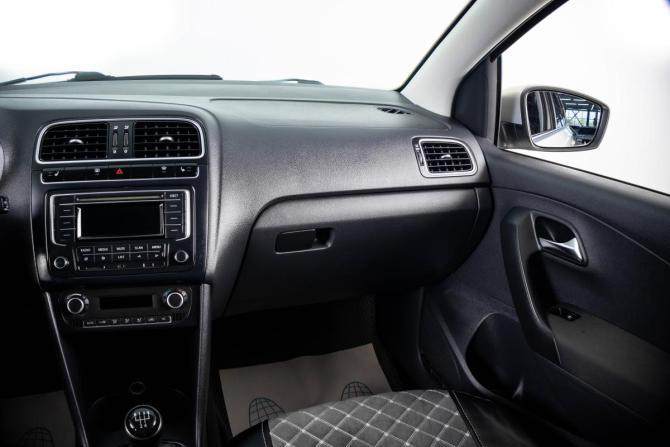 Volkswagen Polo V с пробегом 2013 года, цена 649 000 рублей, 237500 км, седан, Автокод Объявления