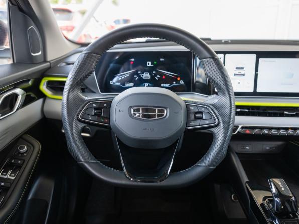 Geely Coolray I Рестайлинг с пробегом 2023 года, цена 2 090 000 рублей, 43038 км, внедорожник, Автокод Объявления