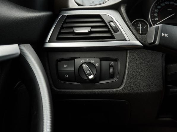 BMW 3 серии VI (F3x) Рестайлинг с пробегом 2017 года, цена 2 275 000 рублей, 171000 км, седан, Автокод Объявления