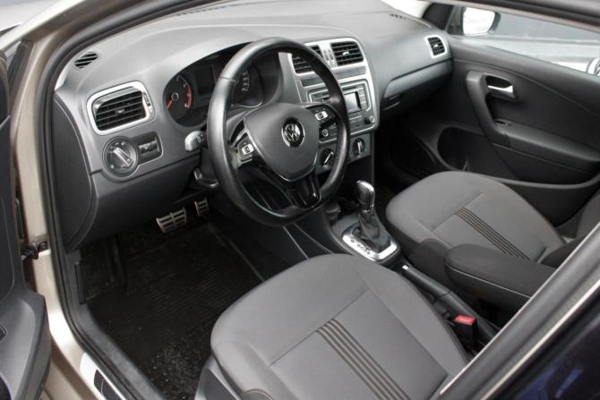 Volkswagen Polo V Рестайлинг с пробегом 2016 года, цена 1 110 000 рублей, 140181 км, седан, Автокод Объявления