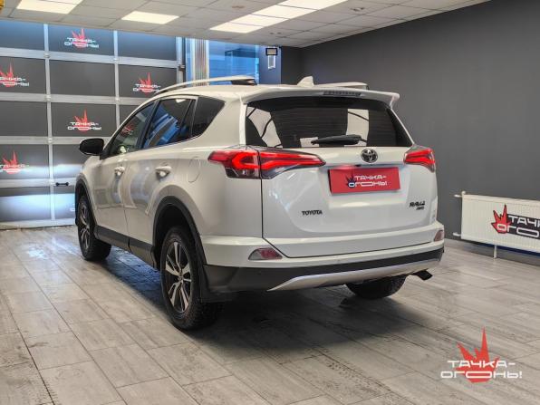 Toyota RAV4 IV (XA40) Рестайлинг с пробегом 2015 года, цена 2 218 000 рублей, 160000 км, внедорожник, Автокод Объявления