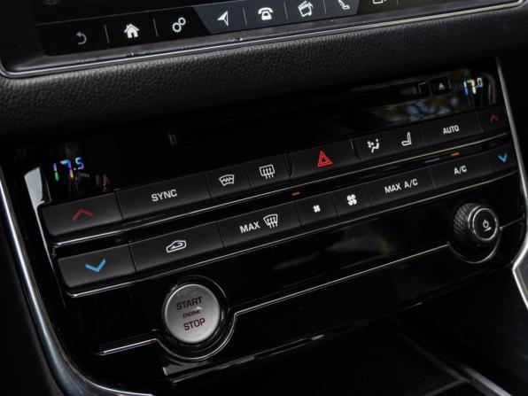 Jaguar XF II с пробегом 2016 года, цена 1 890 000 рублей, 180015 км, седан, Автокод Объявления