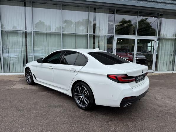 BMW 5 серии VII (G30/G31/G38) Рестайлинг с пробегом 2022 года, цена 4 260 999 рублей, 42632 км, седан, Автокод Объявления