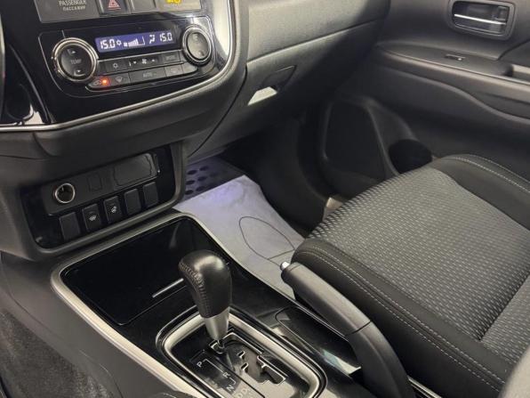 Mitsubishi Outlander III Рестайлинг 2 с пробегом 2017 года, цена 1 759 000 рублей, 171169 км, внедорожник, Автокод Объявления