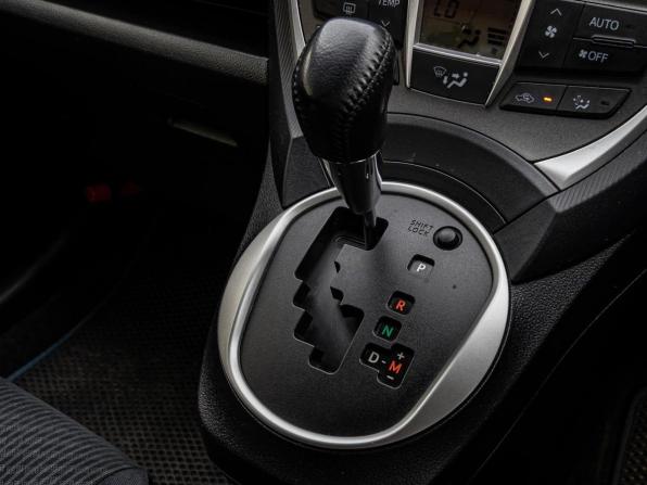 Toyota Ractis II с пробегом 2012 года, цена 850 000 рублей, 122331 км, хэтчбек, Автокод Объявления