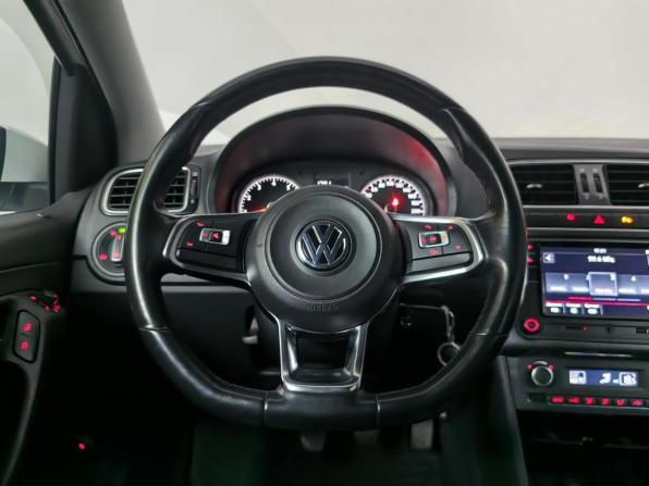 Volkswagen Polo V Рестайлинг с пробегом 2019 года, цена 922 000 рублей, 207445 км, седан, Автокод Объявления
