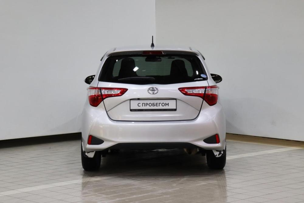 Toyota Vitz III (XP130) Рестайлинг Иркутск  - изображение 7