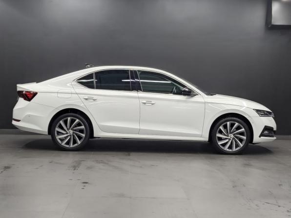 Skoda Octavia IV (A8) с пробегом 2020 года, цена 2 750 000 рублей, 52871 км, лифтбек, Автокод Объявления