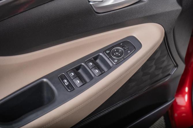 Hyundai Santa Fe IV Рестайлинг с пробегом 2021 года, цена 3 259 000 рублей, 8000 км, внедорожник, Автокод Объявления