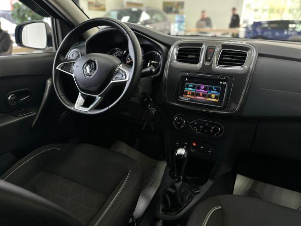 Renault Logan II Рестайлинг с пробегом 2019 года, цена 1 350 000 рублей, 99430 км, седан, Автокод Объявления