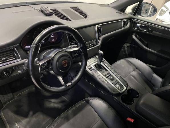 Porsche Macan I Рестайлинг с пробегом 2018 года, цена 3 329 900 рублей, 158000 км, внедорожник, Автокод Объявления