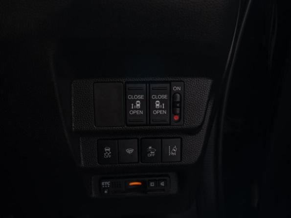 Honda Freed II Рестайлинг с пробегом 2021 года, цена 2 130 000 рублей, 48776 км, компактвэн, Автокод Объявления