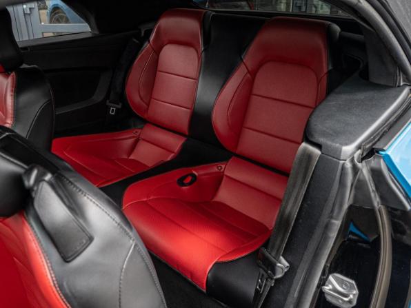 Ford Mustang VI Рестайлинг с пробегом 2022 года, цена 4 100 000 рублей, 32467 км, кабриолет, Автокод Объявления