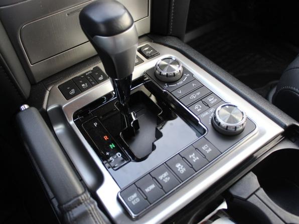 Toyota Land Cruiser 200 Series Рестайлинг 2 с пробегом 2020 года, цена 11 300 000 рублей, 22275 км, внедорожник, Автокод Объявления