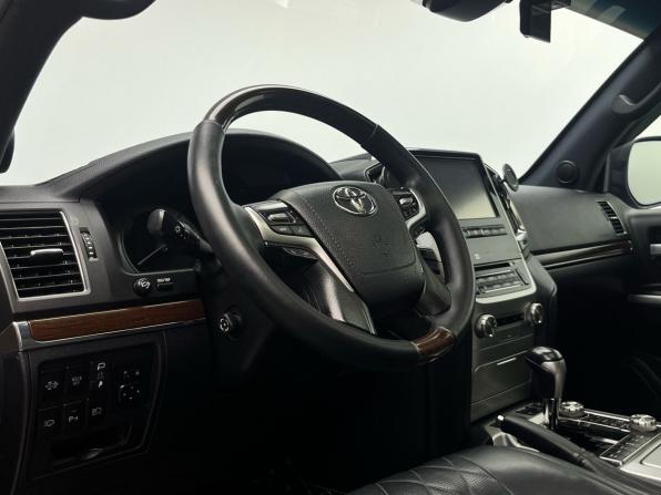 Toyota Land Cruiser 200 Series Рестайлинг 2 с пробегом 2018 года, цена 6 425 000 рублей, 153776 км, внедорожник, Автокод Объявления