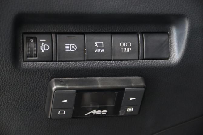 Toyota RAV4 V (XA50) с пробегом 2023 года, цена 3 795 950 рублей, 29864 км, внедорожник, Автокод Объявления