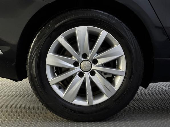 Volkswagen Passat B7 с пробегом 2011 года, цена 895 000 рублей, 369239 км, универсал, Автокод Объявления
