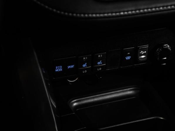 Toyota RAV4 IV (XA40) Рестайлинг с пробегом 2017 года, цена 2 298 000 рублей, 134592 км, внедорожник, Автокод Объявления