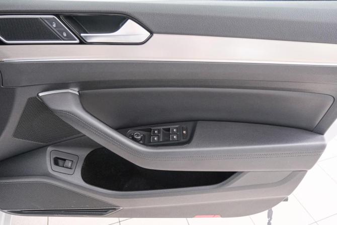 Volkswagen Passat B8 с пробегом 2016 года, цена 1 499 000 рублей, 121000 км, универсал, Автокод Объявления
