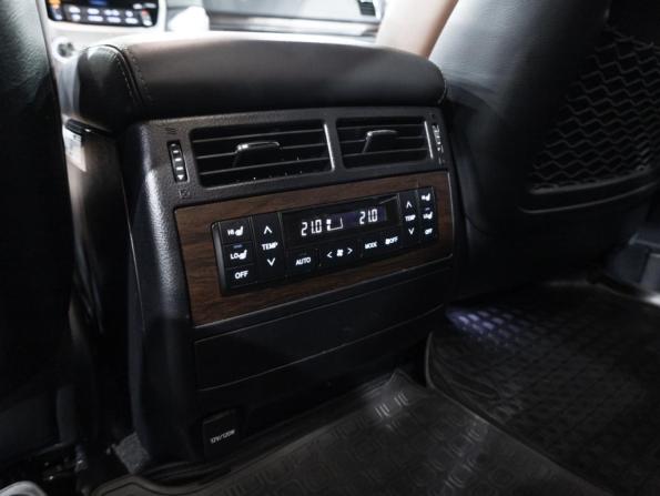 Toyota Land Cruiser 200 Series Рестайлинг 2 с пробегом 2019 года, цена 8 700 000 рублей, 93152 км, внедорожник, Автокод Объявления