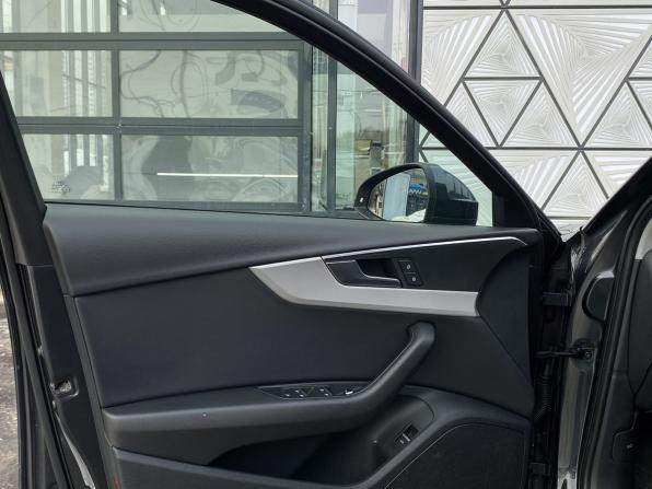 Audi A4 V (B9) Рестайлинг с пробегом 2020 года, цена 2 129 000 рублей, 168836 км, седан, Автокод Объявления