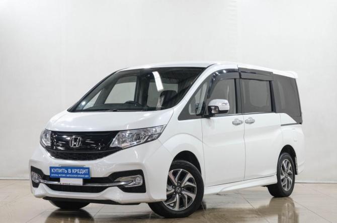 Honda Stepwgn V с пробегом 2016 года, цена 1 799 000 рублей, 117000 км, минивэн, Автокод Объявления