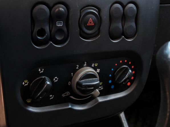 Renault Logan I Рестайлинг с пробегом 2011 года, цена 380 000 рублей, 184228 км, седан, Автокод Объявления