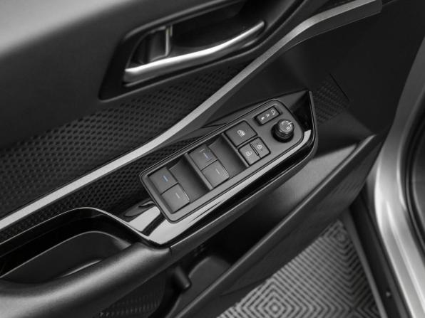 Toyota C-HR I Рестайлинг с пробегом 2021 года, цена 2 580 000 рублей, 66602 км, внедорожник, Автокод Объявления