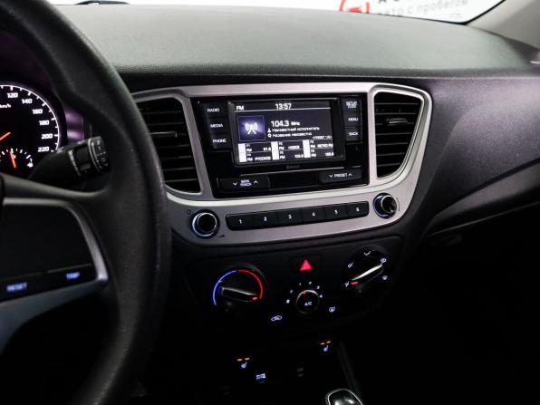 Hyundai Solaris II Рестайлинг с пробегом 2020 года, цена 1 569 000 рублей, 70000 км, седан, Автокод Объявления
