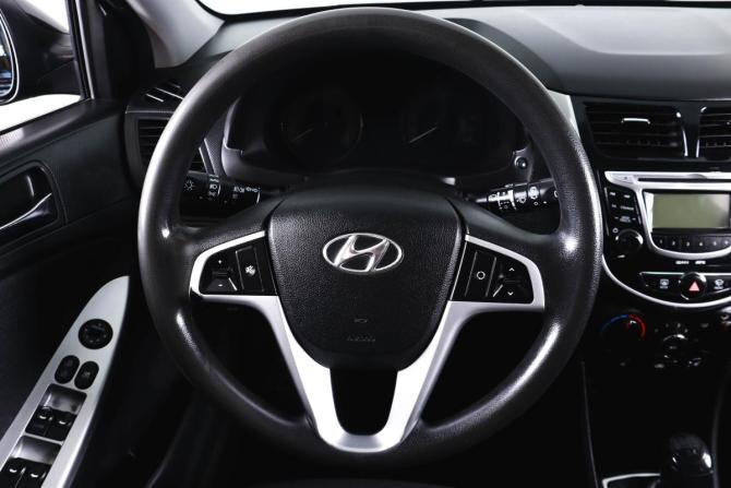 Hyundai Solaris I с пробегом 2013 года, цена 799 000 рублей, 179600 км, седан, Автокод Объявления