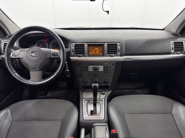 Opel Vectra C Рестайлинг с пробегом 2006 года, цена 499 000 рублей, 262672 км, седан, Автокод Объявления