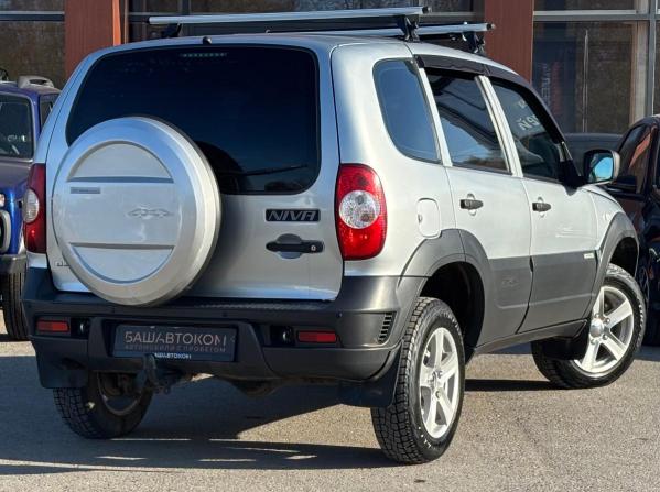 Chevrolet Niva I Рестайлинг с пробегом 2018 года, цена 740 000 рублей, 93730 км, внедорожник, Автокод Объявления