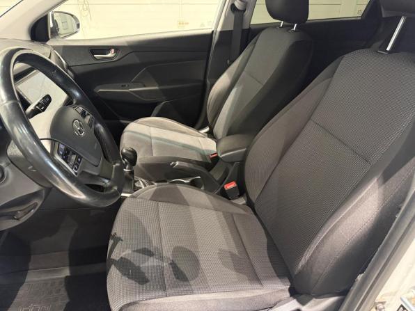 Hyundai Solaris II с пробегом 2017 года, цена 1 175 000 рублей, 176000 км, седан, Автокод Объявления
