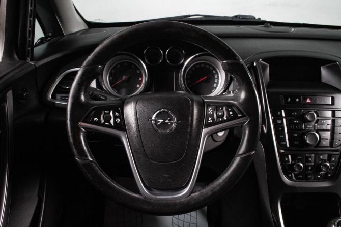 Opel Astra J Рестайлинг с пробегом 2013 года, цена 729 000 рублей, 270000 км, седан, Автокод Объявления